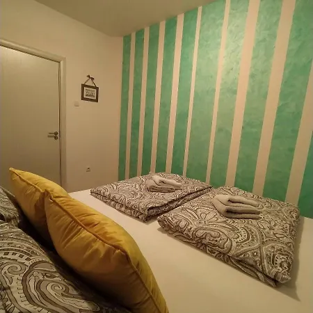 Apartament Daniris *